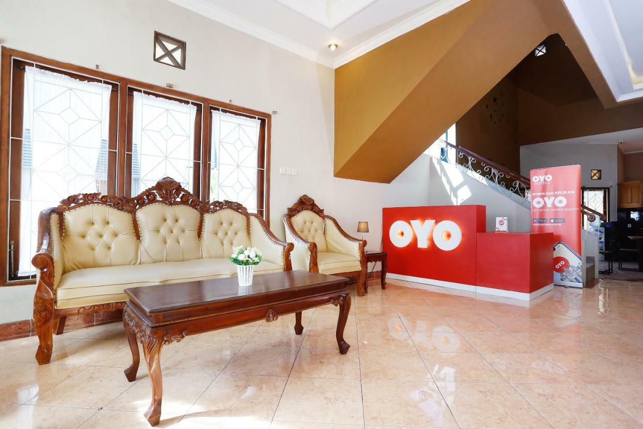 Oyo 1072 Kampung Condro Wulan Guesthouse Maguwo Exterior photo